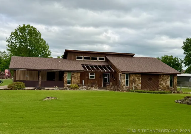 Homes for sale in Vinita, OK | 860 Lori Ln, Vinita, OK 74301 | MLS# 2603434