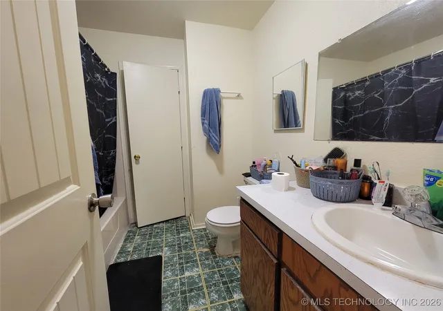 Listing Photo 2 - Condo for sale in building located at 1923 N Maple St, Sallisaw, OK 74955 - Unit #