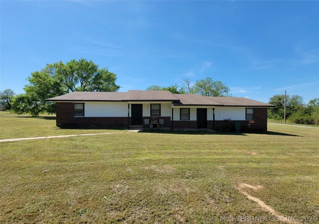 2nd image of 1923 N Maple St, Sallisaw, OK 74955 | MLS# 2603365
