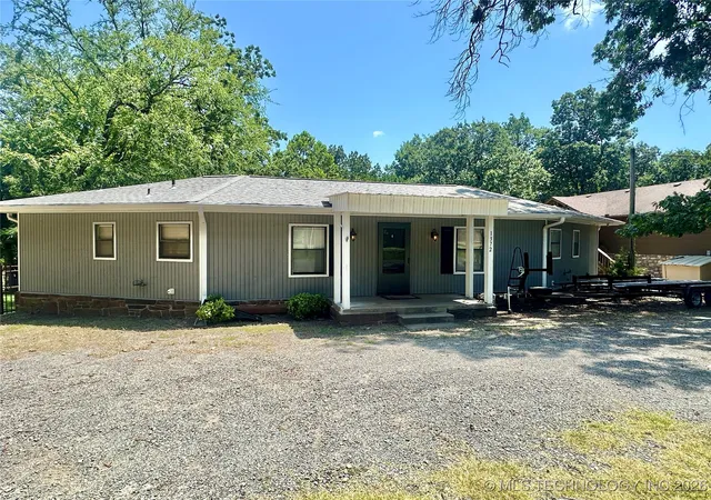 2nd image of 1372 Warren Rd, Eufaula, OK 74432 | MLS# 2603579