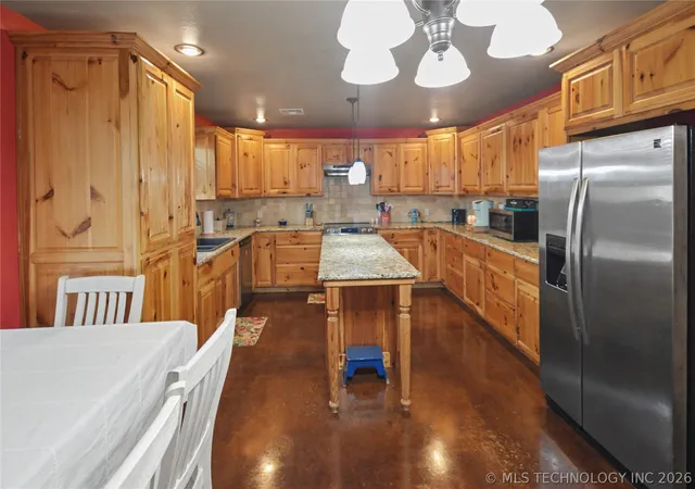 Photo 5 of Sale Pending at 9754 N 510 Road, Tahlequah, OK 74464 | MLS# 2603905 | Listing updated on 2026-08-20