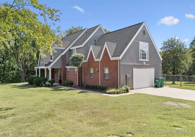 2nd image of 4704 W 88th St, Tulsa, OK 74132 | MLS# 2604000