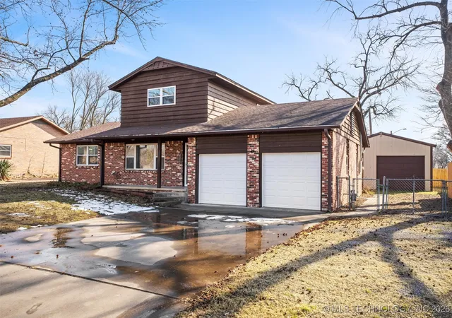 Homes for sale in Dewey, OK | 426 W 6th St, Dewey, OK 74029 | MLS# 2603755