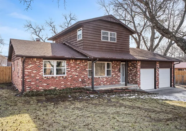 Homes for sale in Dewey, OK | 426 W 6th St, Dewey, OK 74029 | MLS# 2603755