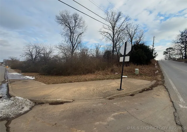 Homes for sale in Tahlequah, OK | 450 W Allen Rd, Tahlequah, OK 74464 | MLS# 2603486