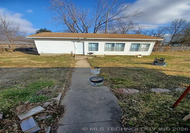32nd image of 722 Sw 4th, Checotah, OK 74426 | MLS# 2604012