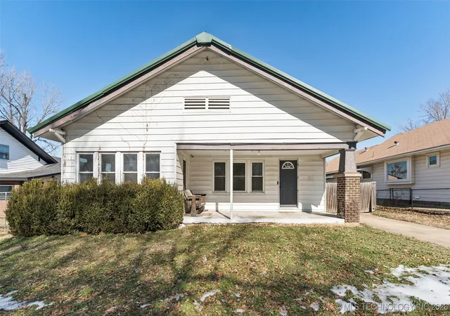 Homes for sale in Okmulgee, OK | 1109 E 9th St, Okmulgee, OK 74447 | MLS# 2604069
