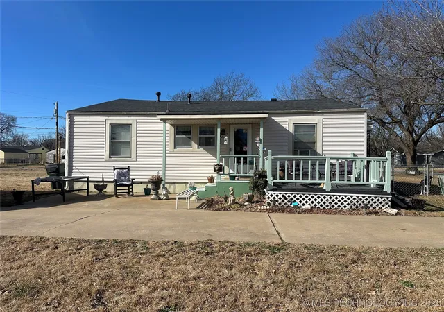 Homes for sale in Okmulgee, OK | 900 W 10th St, Okmulgee, OK 74447 | MLS# 2603951