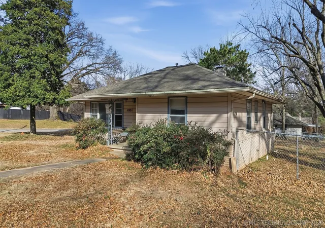Photo 2 of Sale Pending at 4905 S Columbia Ave, Tulsa, OK 74105 | MLS# 2604197 | Listing updated on 2026-08-20