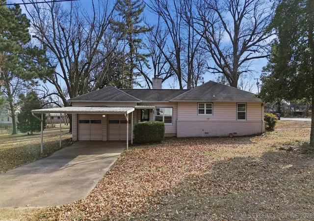 Photo 3 of Sale Pending at 4905 S Columbia Ave, Tulsa, OK 74105 | MLS# 2604197 | Listing updated on 2026-08-20