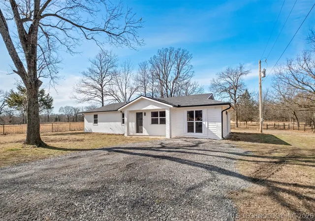 3rd image of 15359 N Medlin Rd, Hulbert, OK 74441 | MLS# 2603973