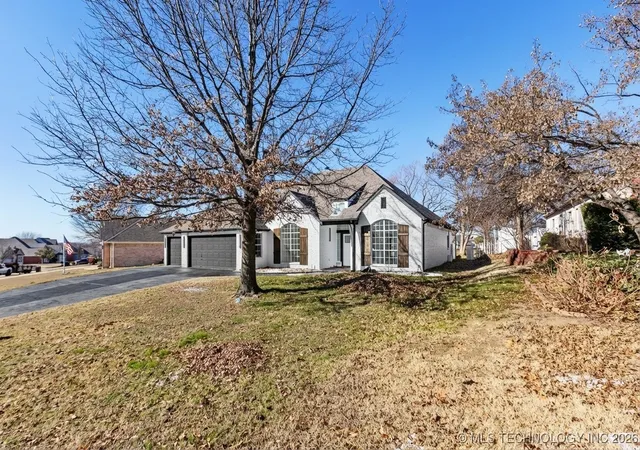 Homes for sale in Claremore, OK | 3204 Heritage Dr, Claremore, OK 74019 | MLS# 2551010