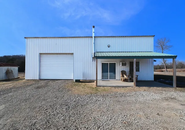 Homes for sale in Porum, OK | 7075 E 303 Rd, Porum, OK 74455 | MLS# 2604371