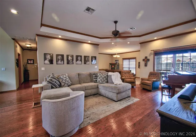 4th image of 1129 Elizabeth Dr, Checotah, OK 74426 | MLS# 2604445