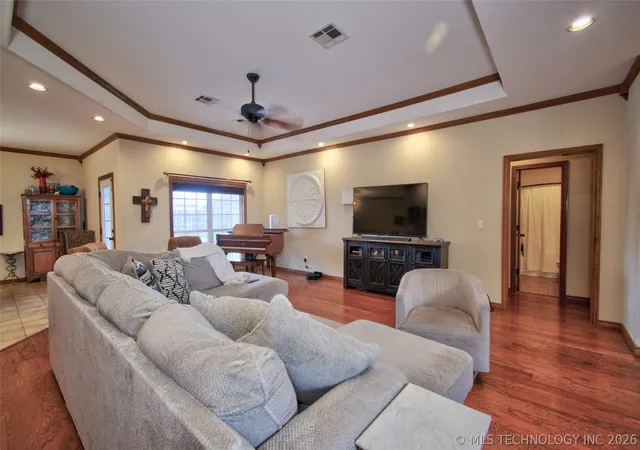5th image of 1129 Elizabeth Dr, Checotah, OK 74426 | MLS# 2604445