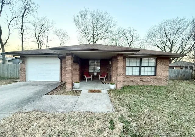 Homes for sale in Okmulgee, OK | 724 S Lake Ave, Okmulgee, OK 74447 | MLS# 2604537