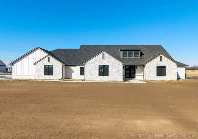 1st image of 2233 W Drake Rd, Sallisaw, OK 74955 | MLS# 2604566