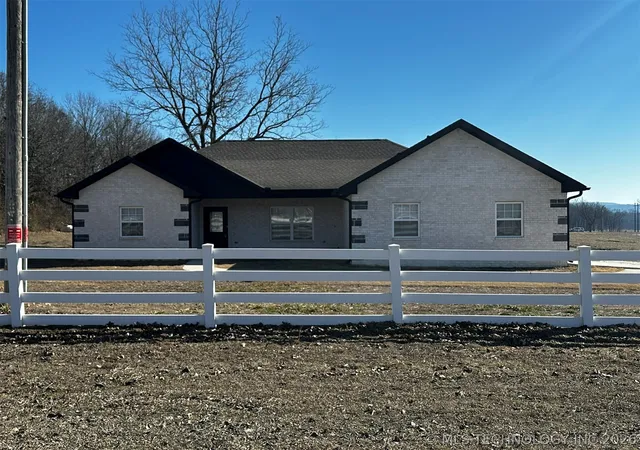 Photo 1 of Single family home for sale at 20030 E 794 Road, Tahlequah, OK 74464 | MLS# 2604756 | Listing updated on 2026-08-20