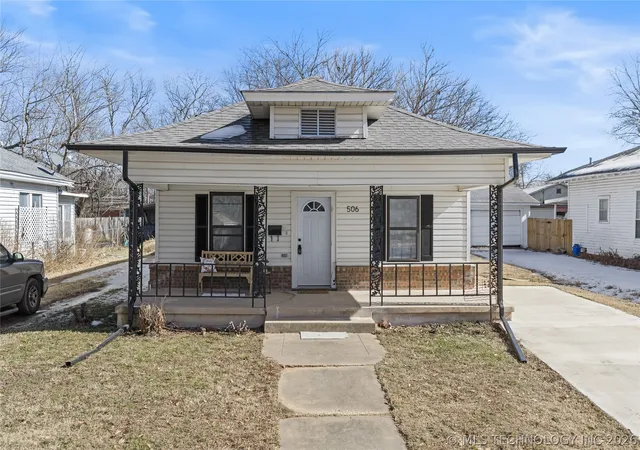 1st image of 506 D St Nw, Ardmore, OK 73401 | MLS# 2604941