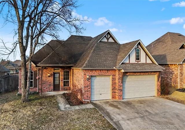 Photo 1 of Single family home for sale at 1211 E 135th Street S, Glenpool, OK 74033 | MLS# 2605095 | Listing updated on 2026-08-28
