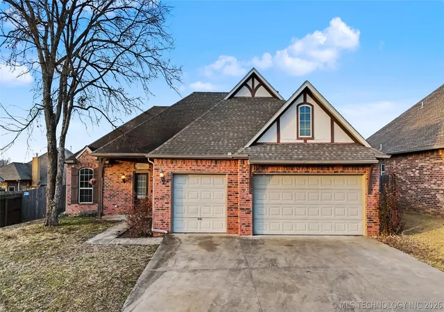 Homes for sale in Glenpool, OK | 1211 E 135th St S, Glenpool, OK 74033 | MLS# 2605095