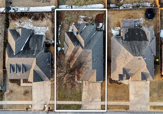Photo 3 of Single family home for sale at 1211 E 135th Street S, Glenpool, OK 74033 | MLS# 2605095 | Listing updated on 2026-08-28