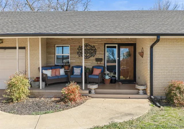 Homes for sale in Duncan, OK | 1506 Crescent Dr, Duncan, OK 73533 | MLS# 2604909