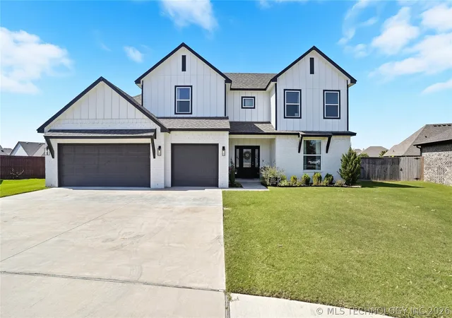 Photo 3 of Sale Pending at 10434 S 232nd Eastavenue, Broken Arrow, OK 74014 | MLS# 2605104 | Listing updated on 2026-03-13
