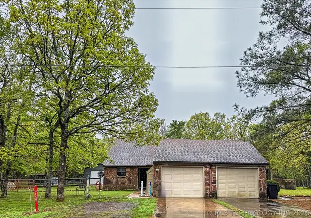 Homes for sale in Tahlequah, OK | 105 Summit Ridge Dr, Tahlequah, OK 74464 | MLS# 2605293