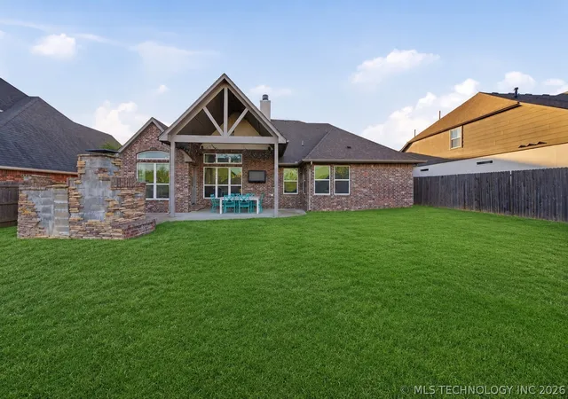 Homes for sale in Jenks, OK | 10917 S Sycamore St, Jenks, OK 74037 | MLS# 2605344