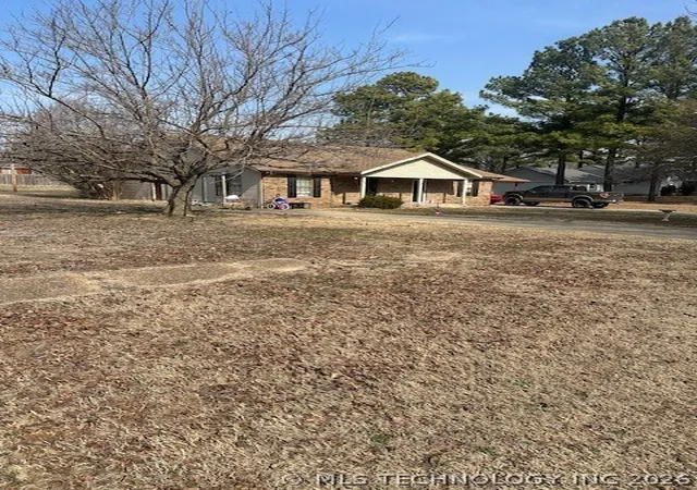 Homes for sale in Holdenville, OK | 406 Diamond, Holdenville, OK 74848 | MLS# 2605364