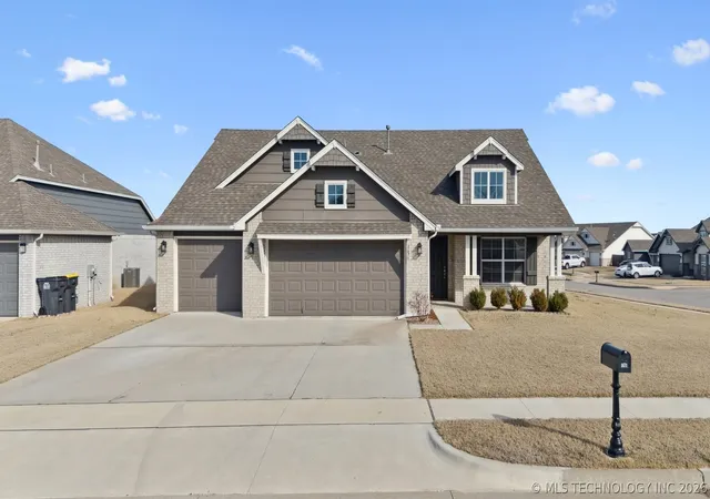 Homes for sale in Glenpool, OK | 1671 E 140th St, Glenpool, OK 74033 | MLS# 2605548