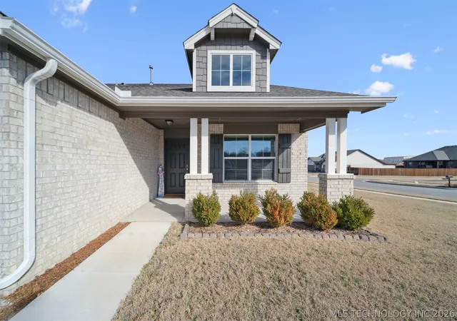 Homes for sale in Glenpool, OK | 1671 E 140Th St, Glenpool, OK 74033 | MLS# 2605548