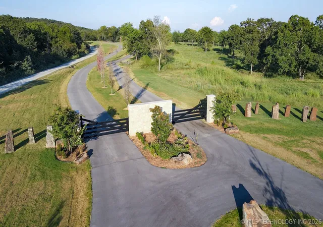 3rd image of 27 Pebble Ridge Rd, Eufaula, OK 74432 | MLS# 2605228