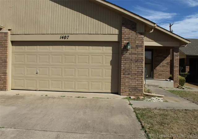 Photo 1 of Single family home for sale at 1407 Windsor Dr, Ardmore, OK 73401 | MLS# 2605630 | Listing updated on 2026-08-24