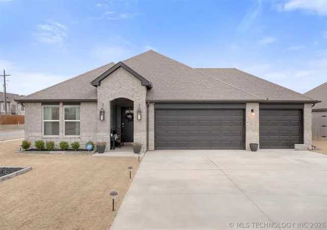 Homes for sale in Bartlesville, OK | 6423 Goldenrod Ln, Bartlesville, OK 74006 | MLS# 2605295