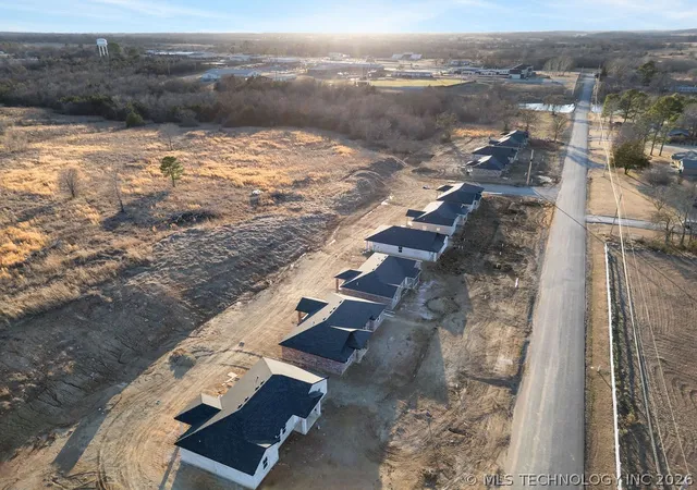 Homes for sale in Atoka, OK | 714 W 6th St, Atoka, OK 74525 | MLS# 2605806