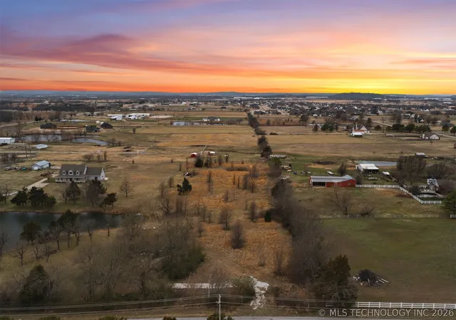 Homes for sale in Glenpool, OK | 3 S Peoria Ave, Glenpool, OK 74033 | MLS# 2605774
