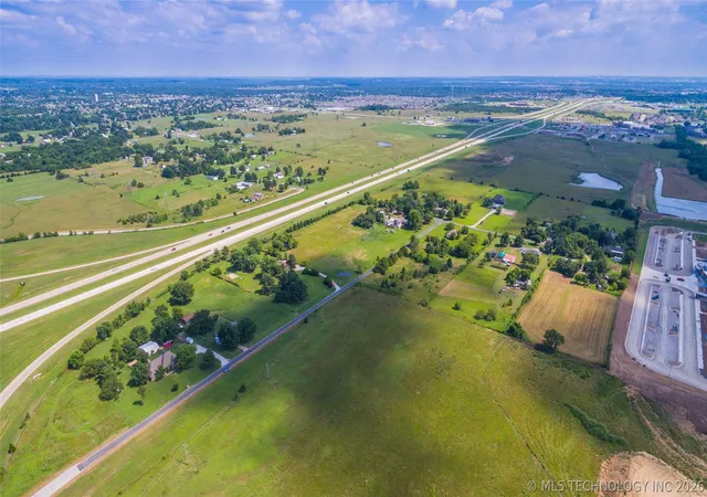 11th image of 13316 E 122nd St N, Collinsville, OK 74021 | MLS# 2605912