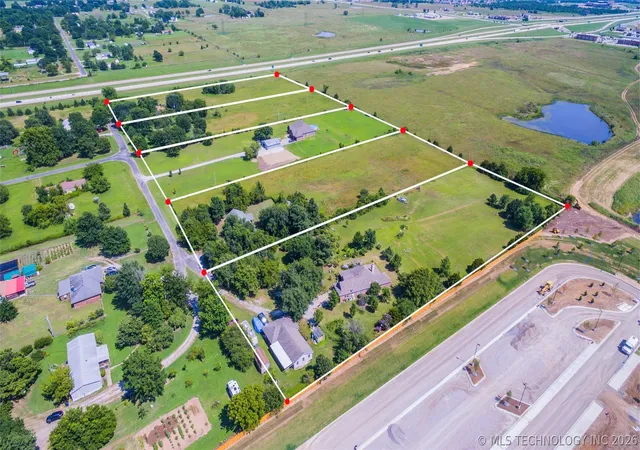 2nd image of 13316 E 122nd St N, Collinsville, OK 74021 | MLS# 2605912
