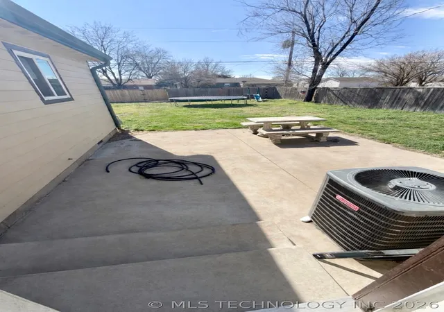 Homes for sale in Skiatook, OK | 214 E Pine Pl, Skiatook, OK 74070 | MLS# 2605816