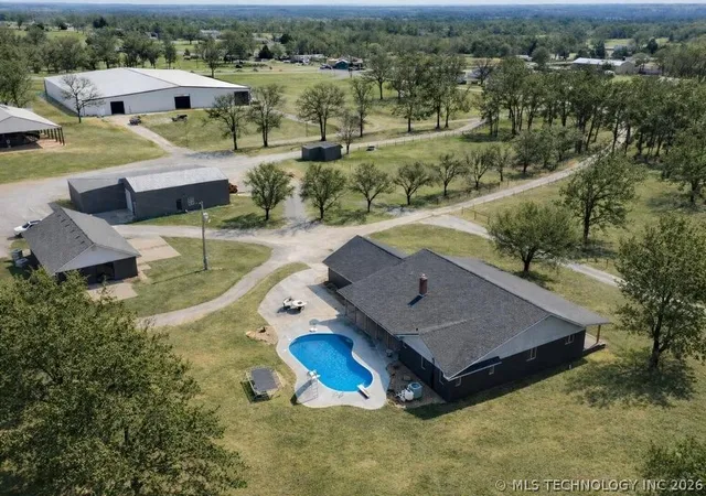 Homes for sale in Colcord, OK | 13354 E 520 Rd, Colcord, OK 74338 | MLS# 2605966