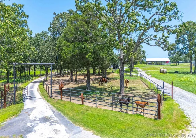 Homes for sale in Colcord, OK | 13354 E 520 Rd, Colcord, OK 74338 | MLS# 2605966