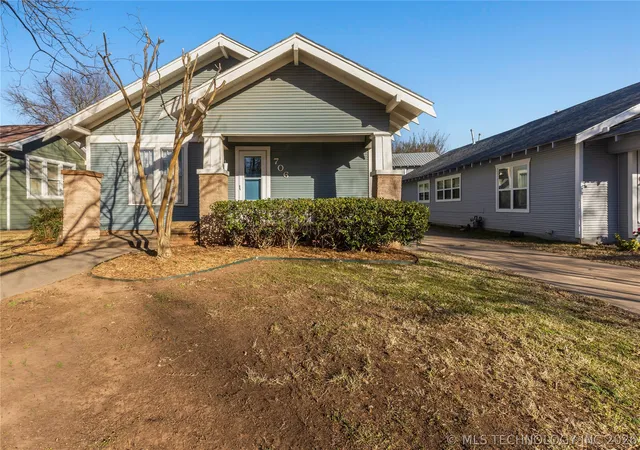 1st image of 706 D Nw, Ardmore, OK 73401 | MLS# 2606015