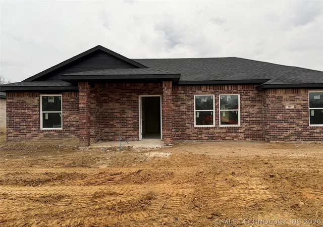 Homes for sale in Atoka, OK | 668 W 6th St, Atoka, OK 74525 | MLS# 2606044
