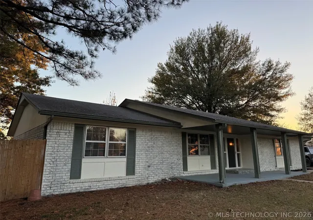 Photo 2 of Sale Pending at 2701 E Indianola St, Broken Arrow, OK 74014 | MLS# 2604704 | Listing updated on 2026-08-24