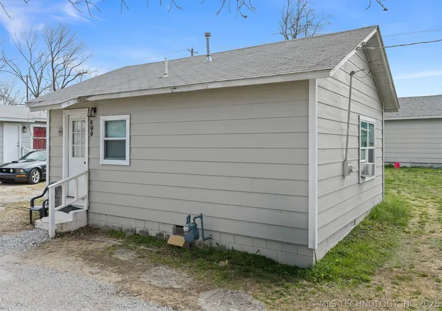 Homes for sale in Healdton, OK | 598 2Nd St, Healdton, OK 73438 | MLS# 2605399