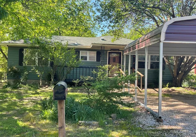 Homes for sale in Atoka, OK | 346 W 8th St, Atoka, OK 74525 | MLS# 2606201