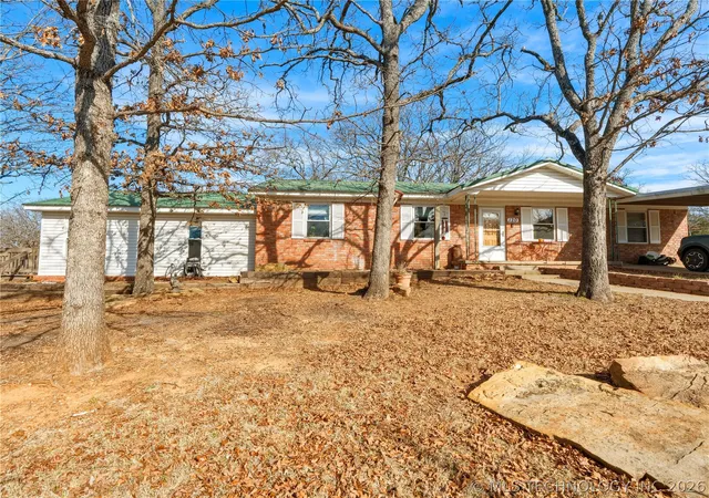 Homes for sale in Ada, OK | 120 Oakwood, Ada, OK 74820 | MLS# 2606166