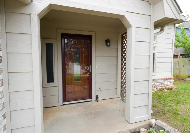 Homes for sale in Glenpool, OK | 1104 E 137th St, Glenpool, OK 74033 | MLS# 2606315